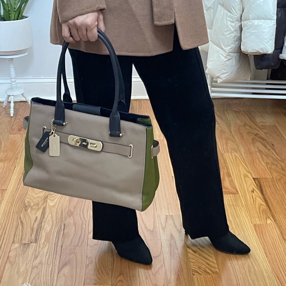 Coach Swagger Carryall Colorblock Leather Tote Satchel STONE Green Navy - Picture 4 of 15